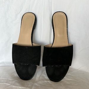 Black suede flats, made in Italy